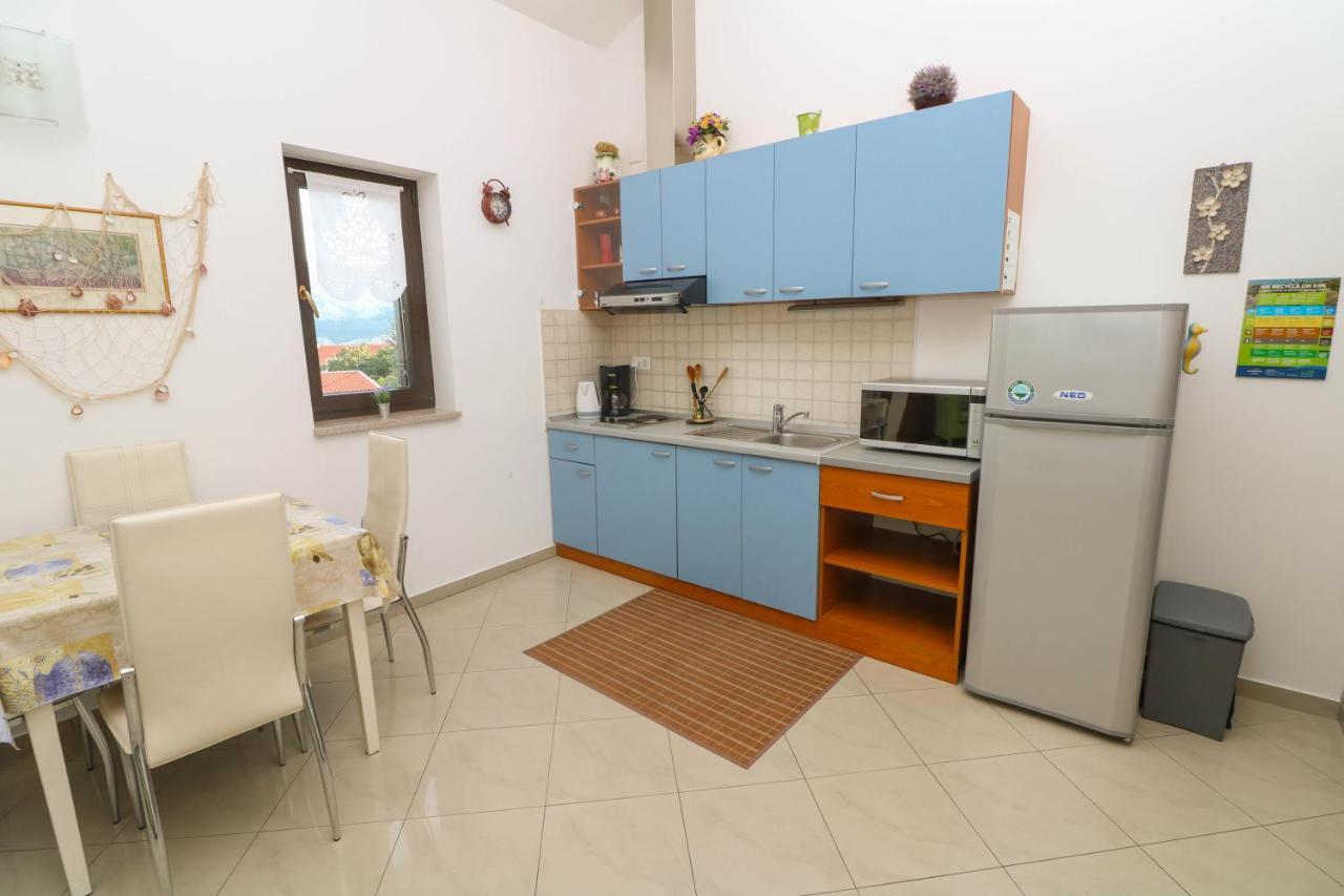 Apartments Blue And Green With Balcony Baška Zewnętrze zdjęcie