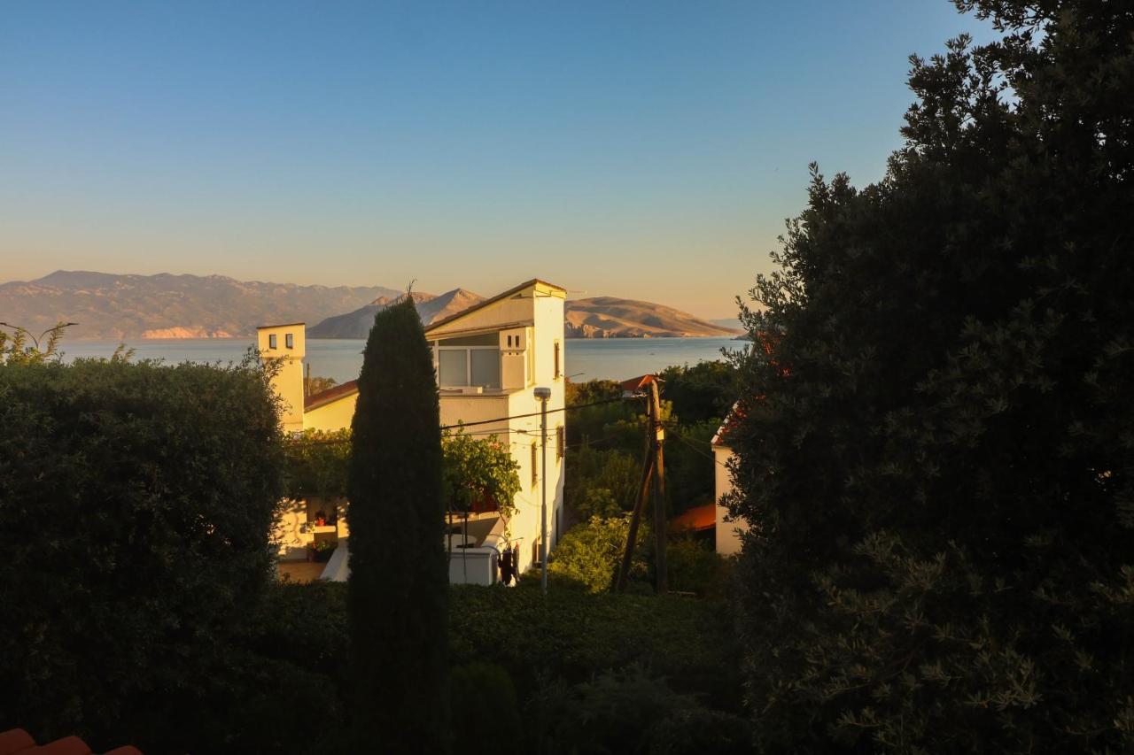 Apartments Blue And Green With Balcony Baška Zewnętrze zdjęcie